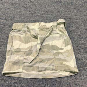 Abercrombie kids camouflage Utility Mini Skirt with Tie Belt size 9/10